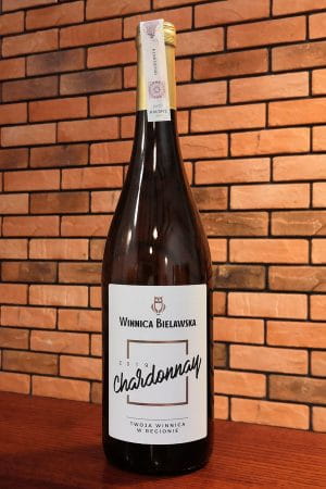 Winnica-Bielawska-Chardonnay-600x900-1-300x450.jpg